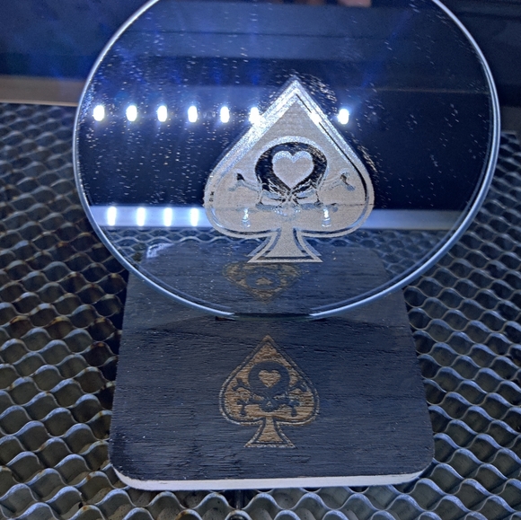 Small desk top mirror - Picture 2 of 4